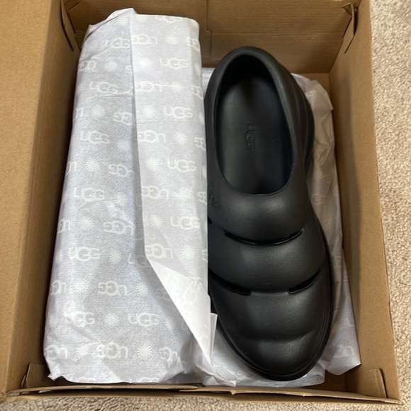 Shoes - Picture 4 of 5